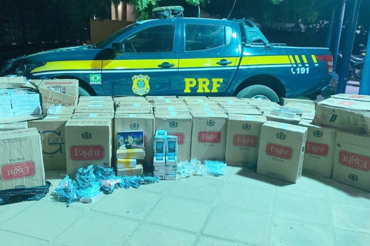 PRF prende homens com mais de 30 mil maços de cigarro e eletrônicos contrabandeados