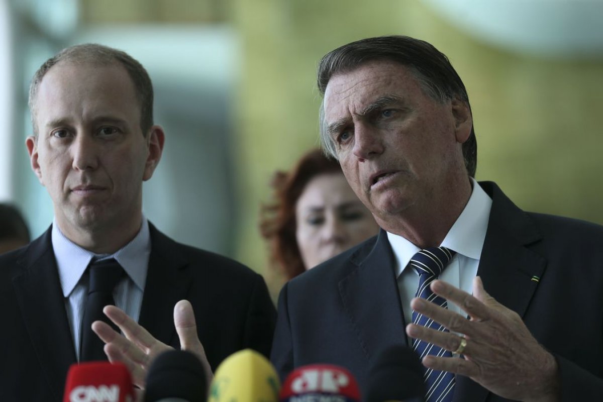 "Você não viu moleque morrendo de vírus por aí", diz Bolsonaro ao negar mortes de crianças por Covid-19