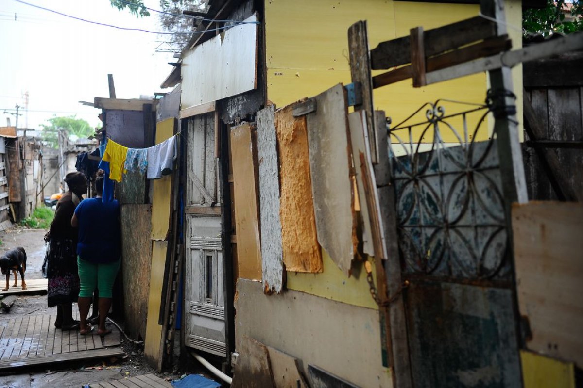 Brasil vai encerrar 2022 mais pobre que há 10 anos, aponta pesquisa