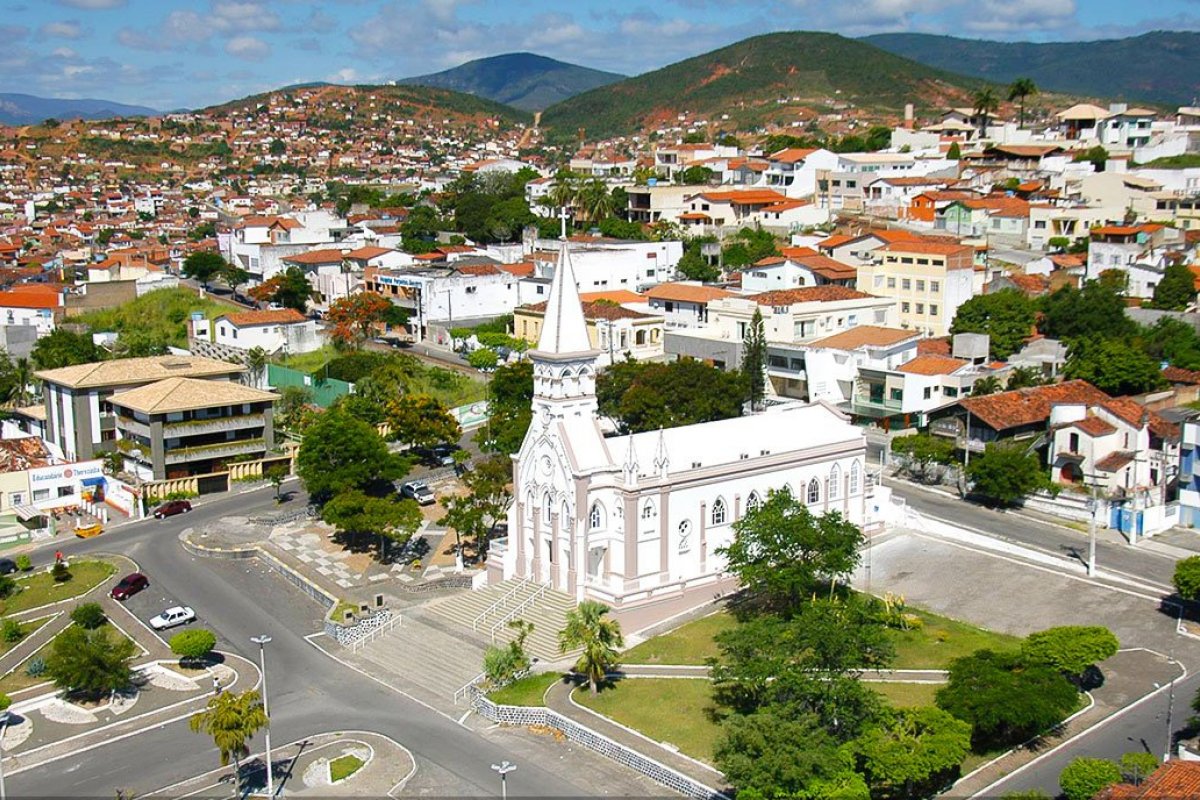 Irmãos de criação são assassinados a tiros em Jequié (BA)