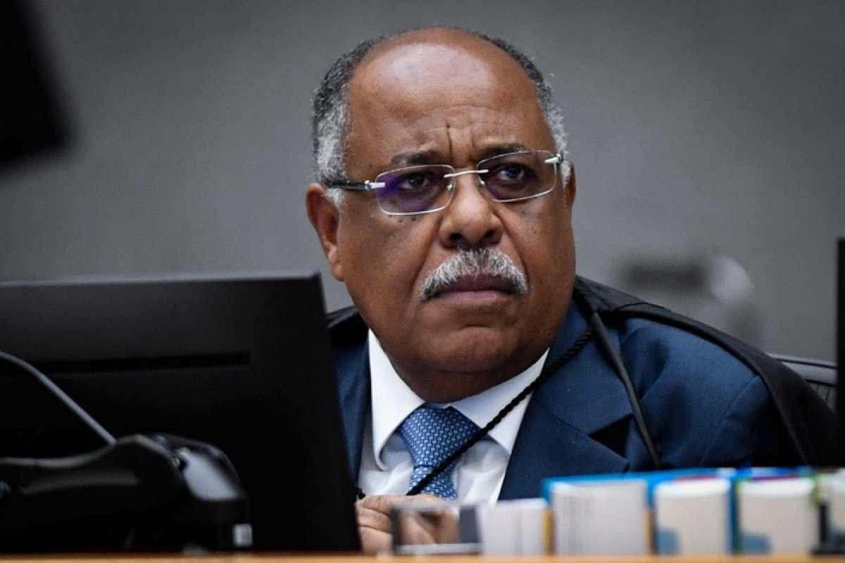 TSE abre investigação para apurar suposto privilégio da Jovem Pan a Bolsonaro