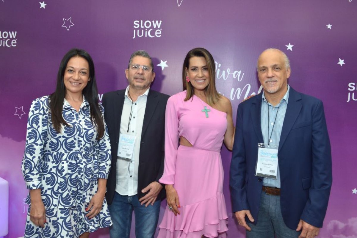 Solange Frazão marca presença vip no stand Slow Juice na Feira Sleep Well em São Paulo!
