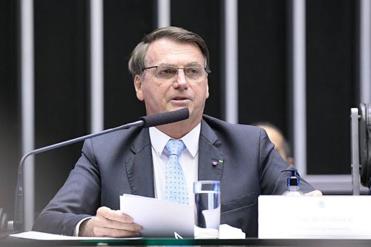 Bolsonaro pede ao TSE a cassação de candidatura da chapa formada pelo Lula