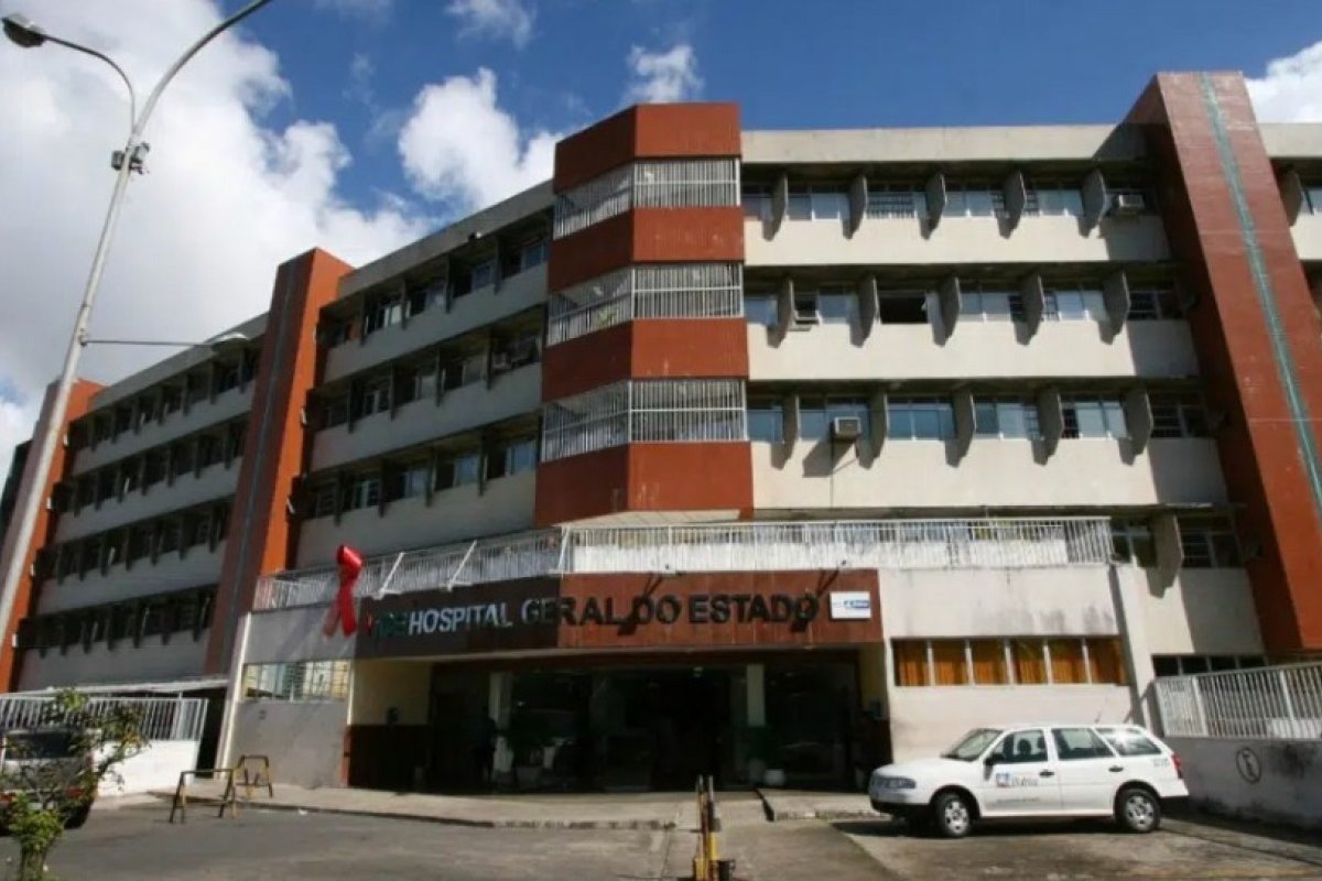 Jovem que caiu de carro após ser ameaçado por motorista de aplicativo tem morte confirmada