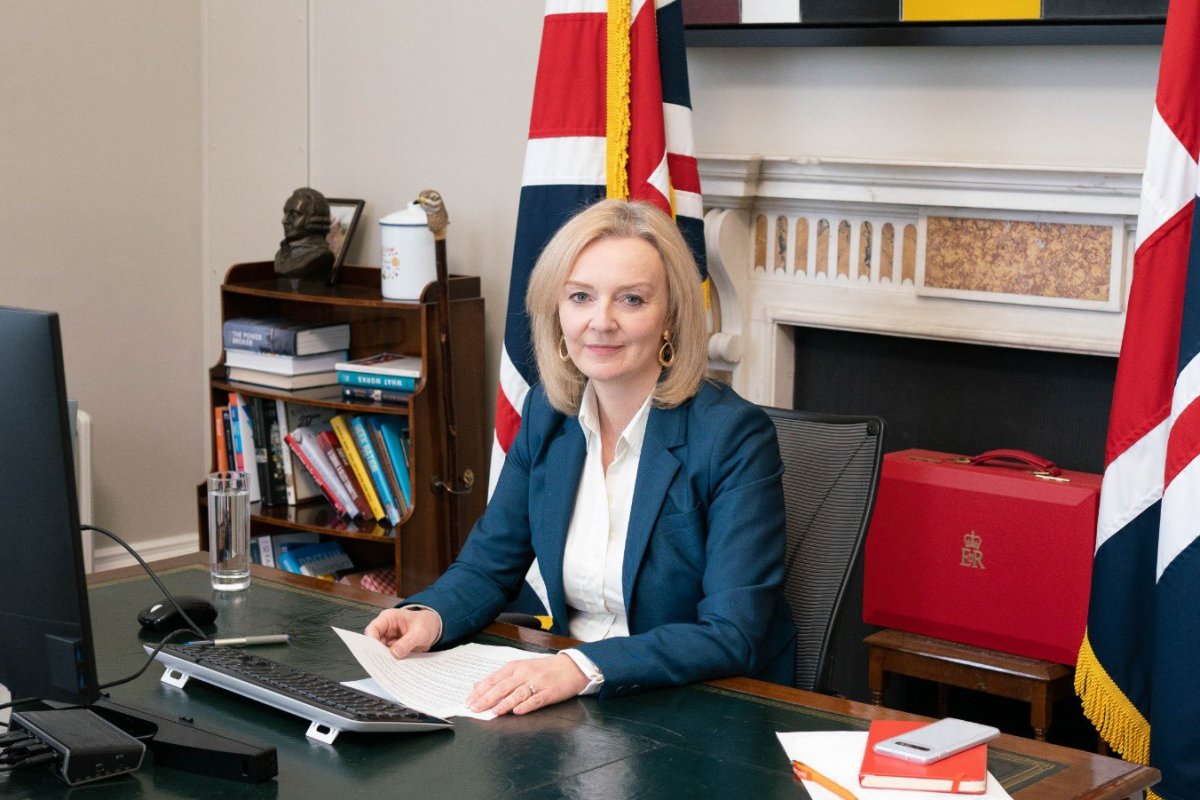 'Sou uma lutadora, não uma desertora', diz premier britânica diante do Parlamento