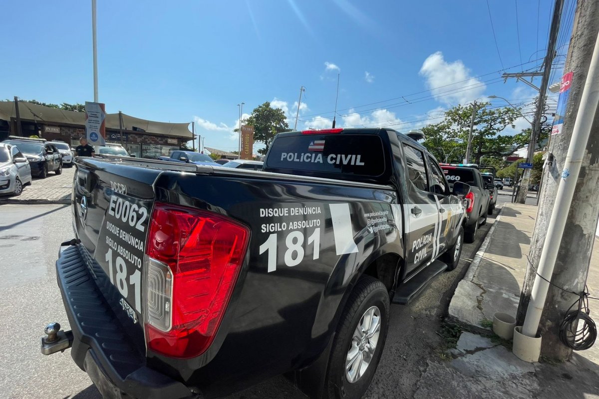 Dois suspeitos são flagrados com arma e drogas pela DT de Santa Brígida no povoado de Caraibeiras (BA)
