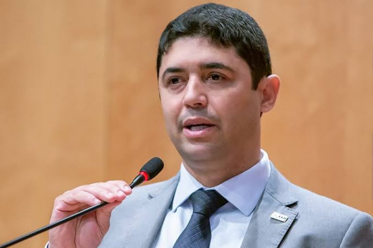 Dados do orçamento secreto não são públicos, admite o Ministro da CGU