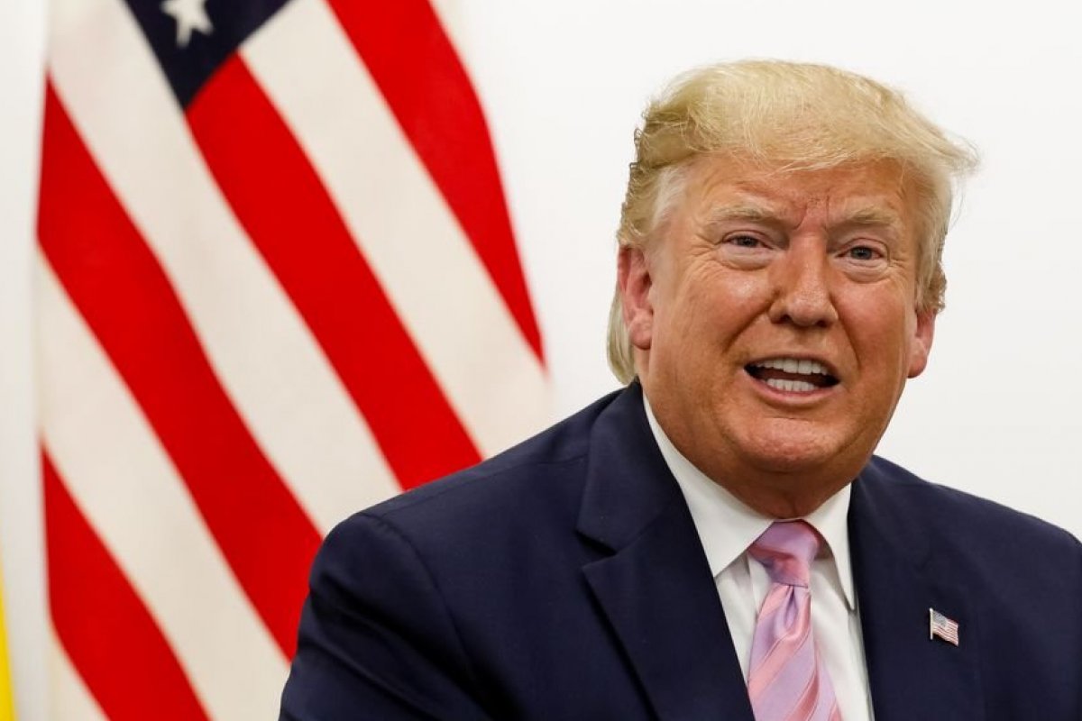 Acusado de estupro, Trump presta depoimento à Justiça nos EUA