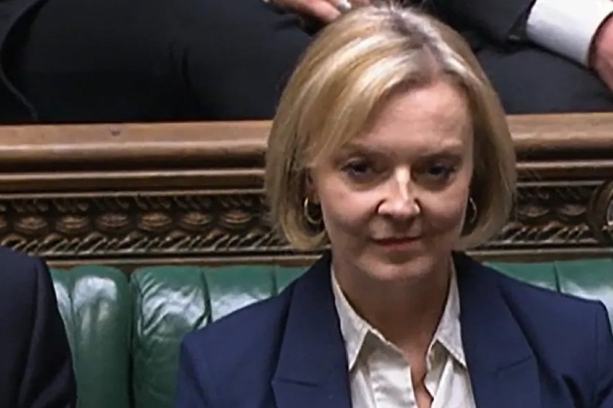 Primeira-ministra do Reino Unido anuncia renúncia ao cargo