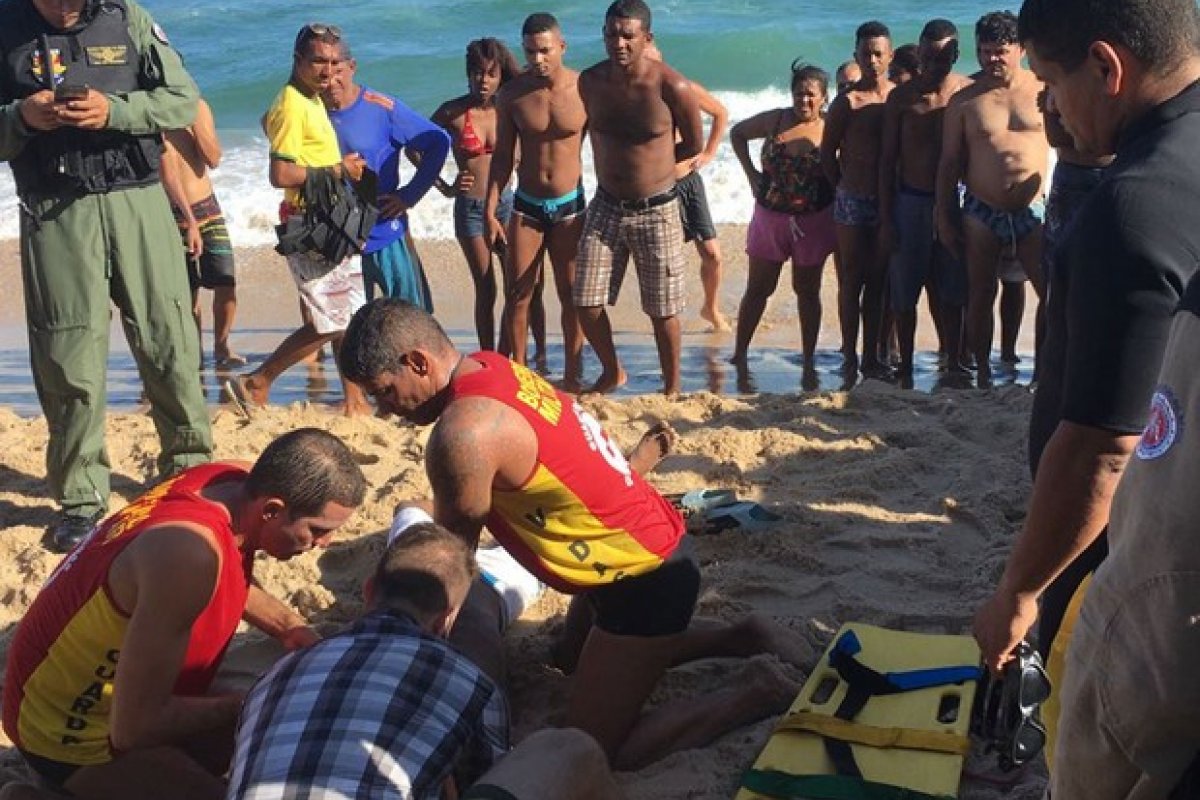 Bombeiros registram 22 afogamentos na Barra durante feriado