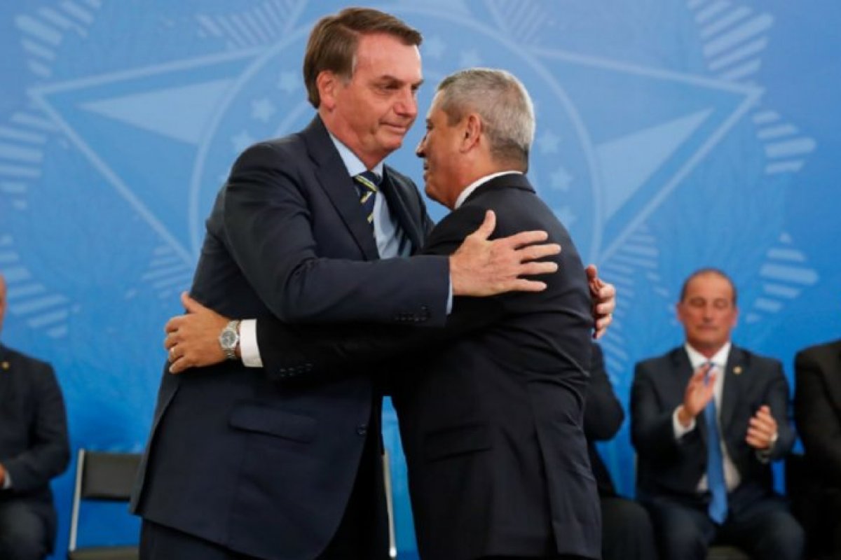 Braga Netto diz que chapa dele e de Bolsonaro 'não abre mão do conservadorismo'