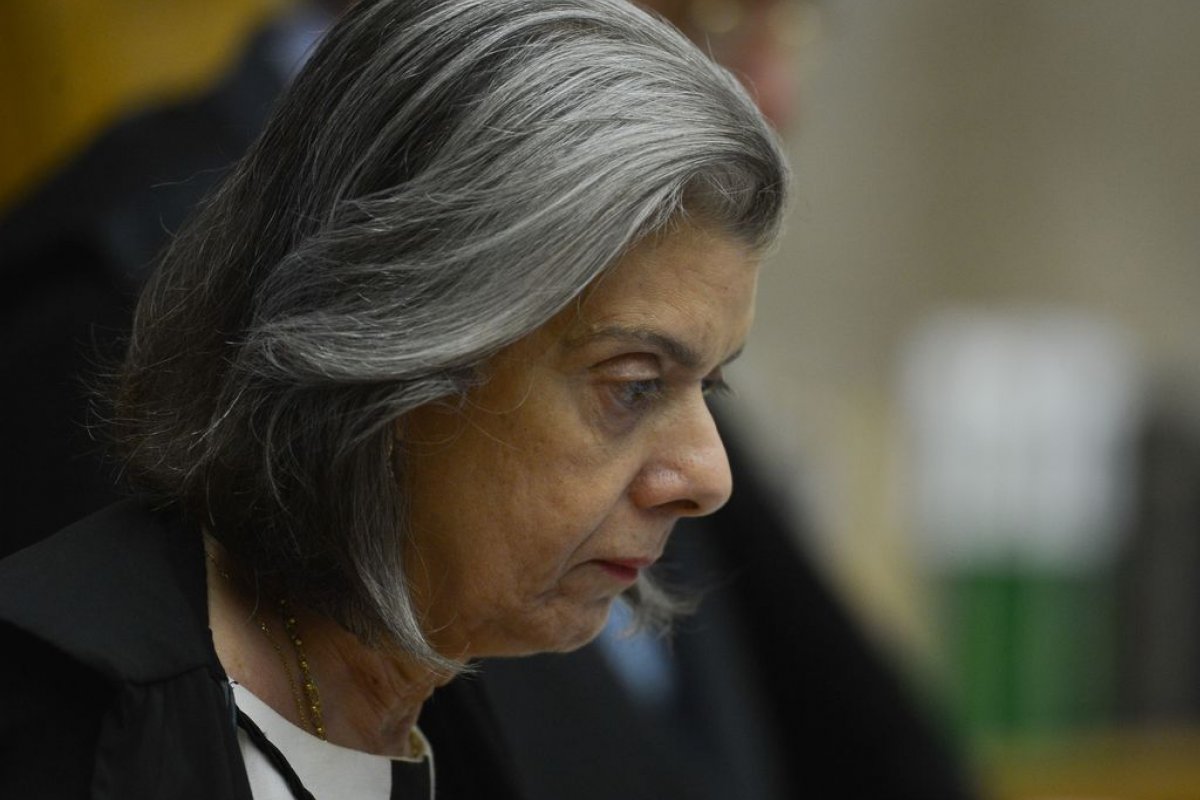 Ministra Cármen Lúcia comenta sobre “censura” no Brasil: “Não se pode permitir”