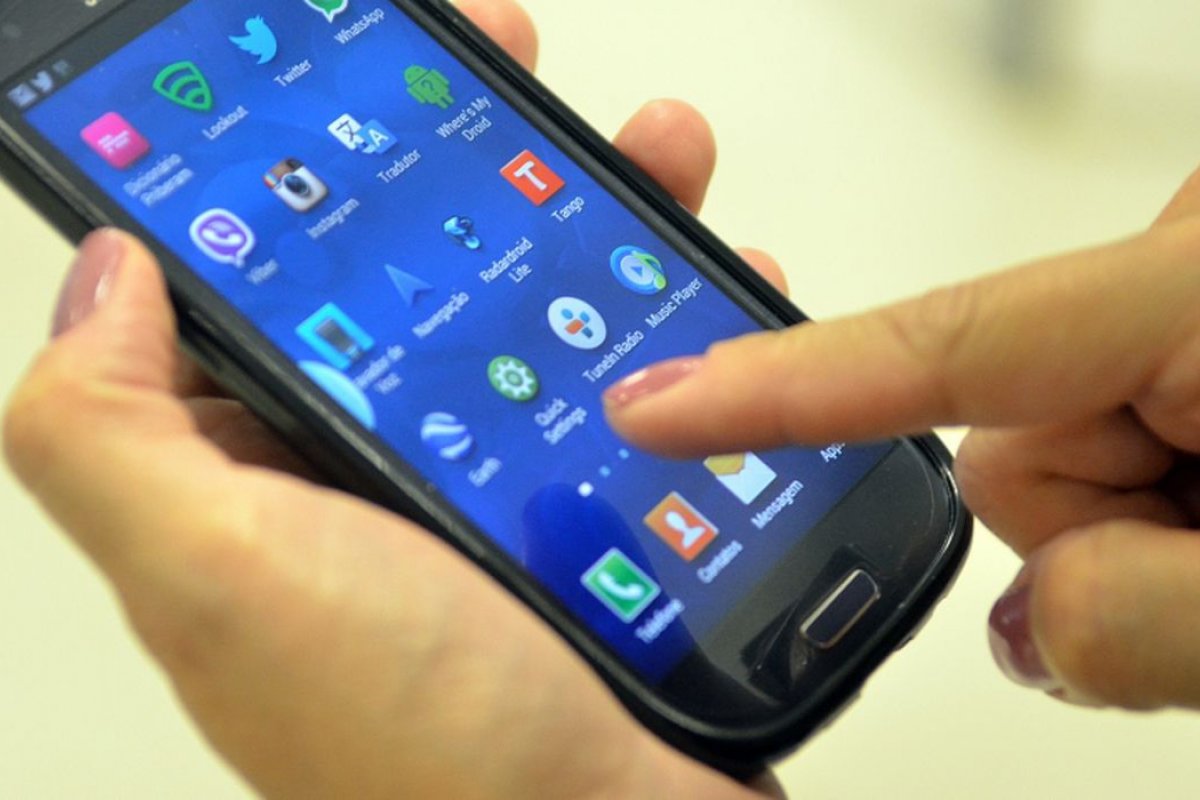 86% dos brasileiros têm mais medo de terem o celular roubado do que a carteira