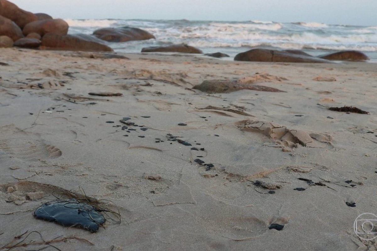 Novas machas de óleo aparecem na divisa entre o Maranhão e Piauí