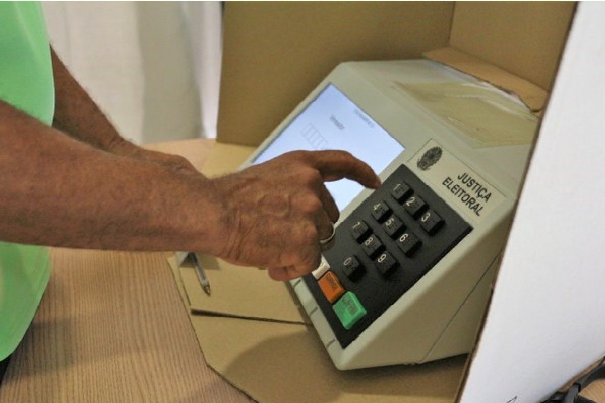 68% dos baianos dizem ter decidido voto para governador no começo da campanha; 11% no dia da eleição, aponta Ipec