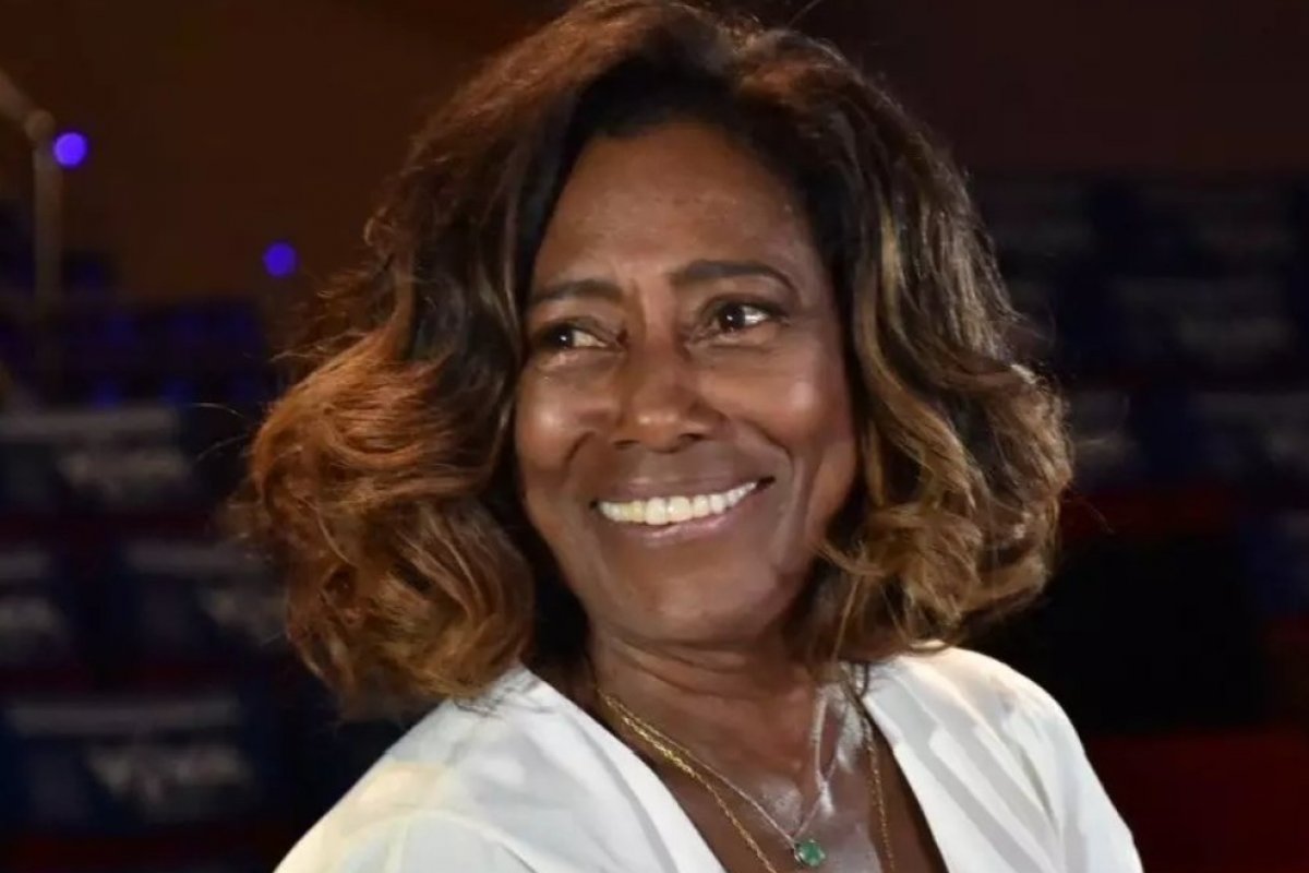 Glória Maria recebe alta após retirar tumor do cérebro