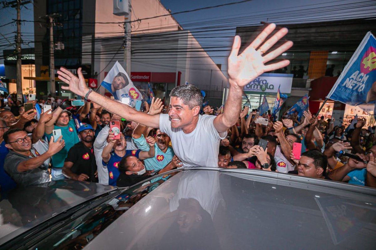 ACM Neto diz que vai ampliar capacidade do aeroporto e construir Centro de Convenções em Feira de Santana (BA)