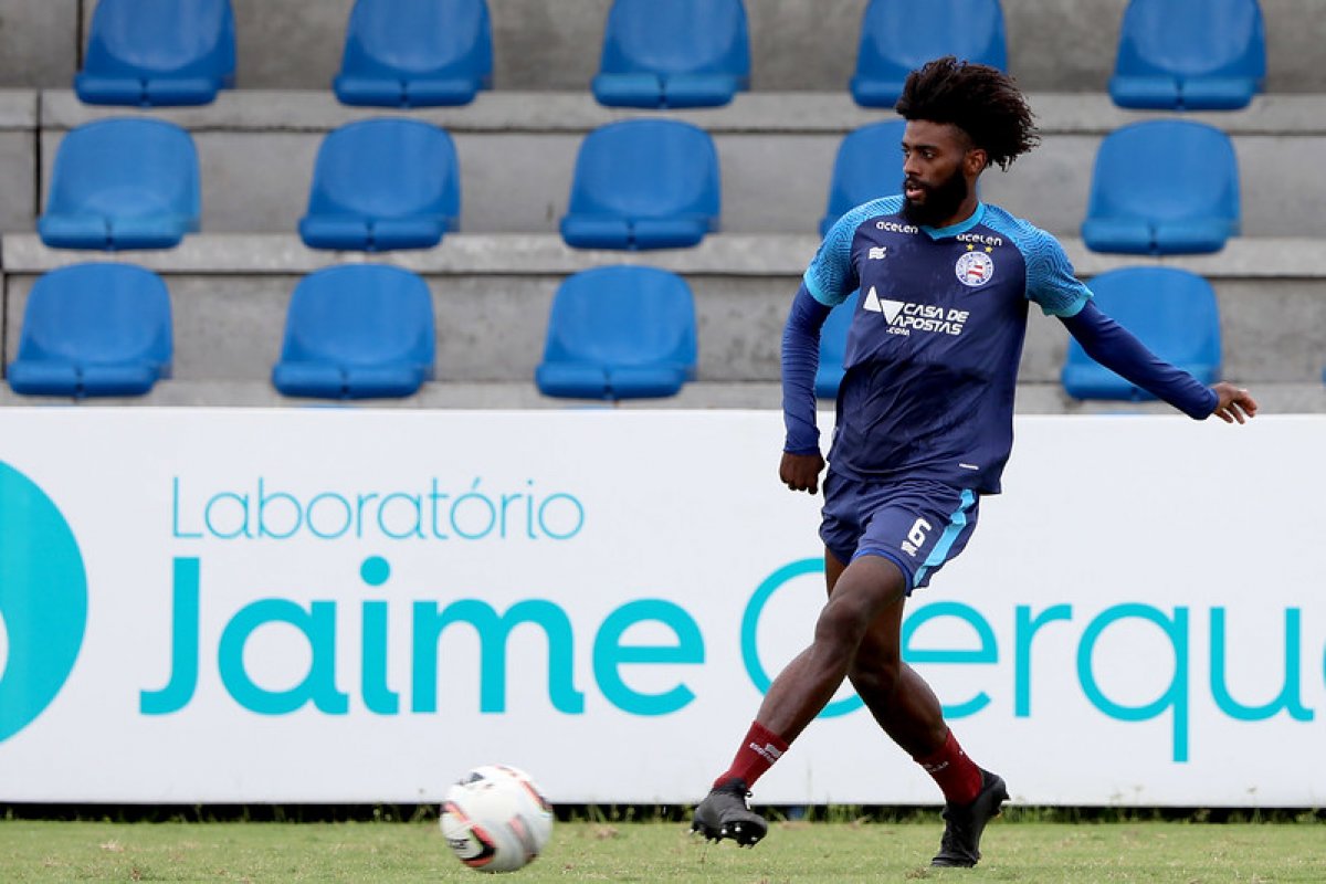 Bahia enfrenta Vila Nova em partida que pode garantir retorno a Série A