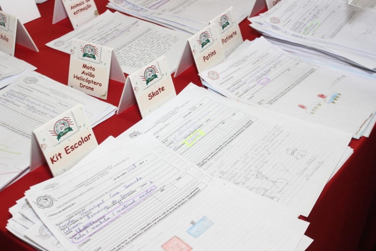 Cartas da campanha Papai Noel dos Correios podem ser 'adotadas' em agências ou pela internet