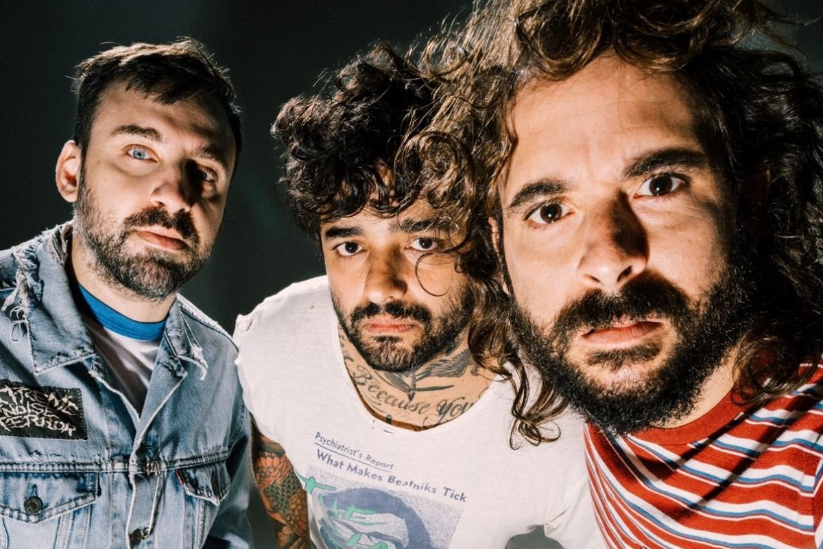 Fresno lança versão de sucesso noventista do grupo Corona