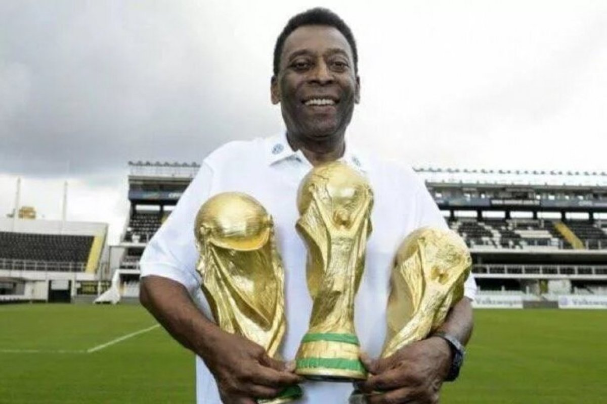 Pelé faz 82 anos; relembre a trajetória do Rei do futebol