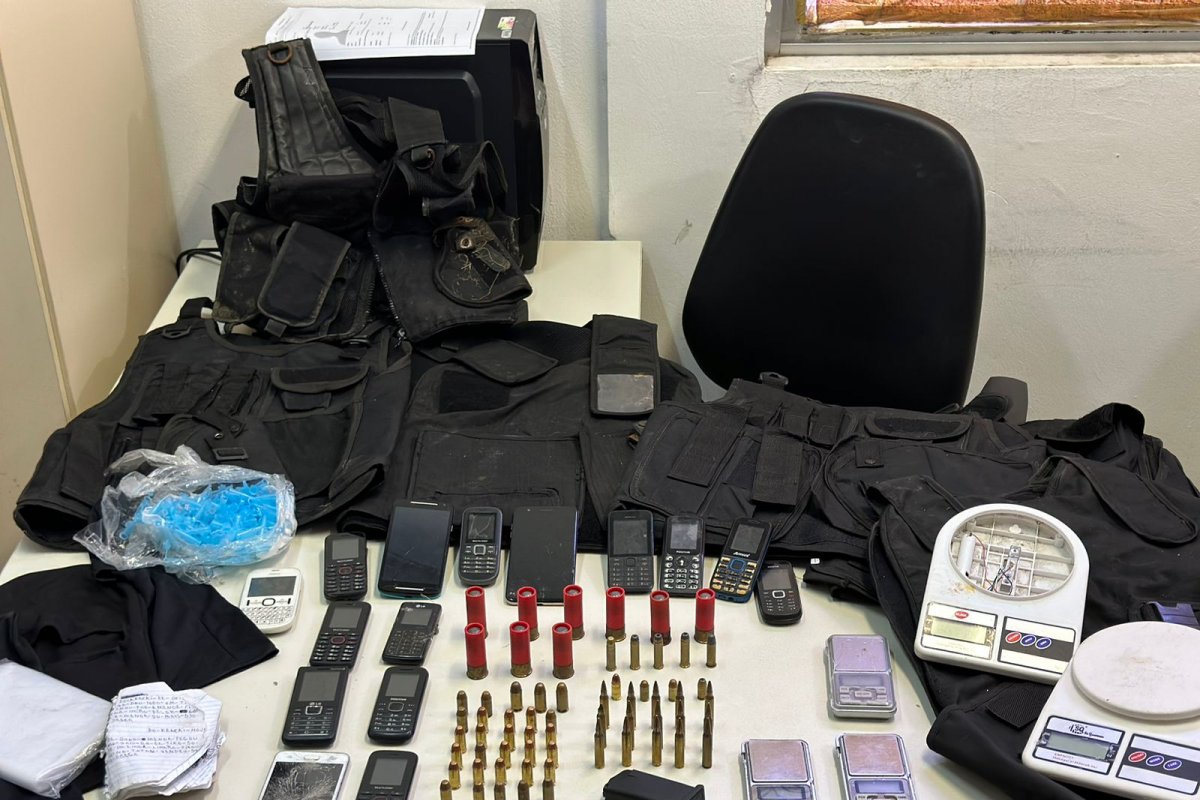 Draco apreende dezenas de munições em imóvel no bairro da Liberdade, em Salvador