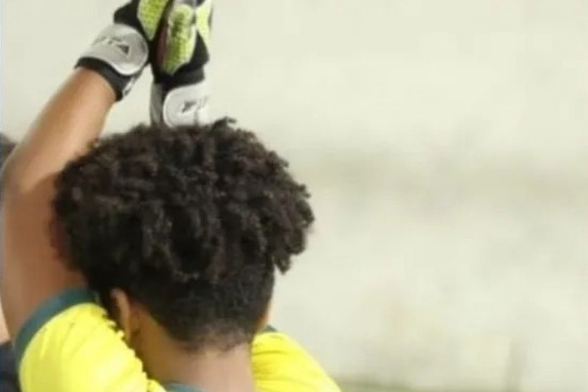 Criança de 10 anos é vítima de racismo durante partida de futebol em BH