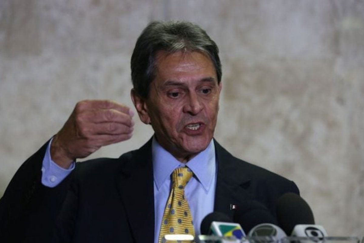 Moraes restringe contato de Jefferson com advogados de defesa