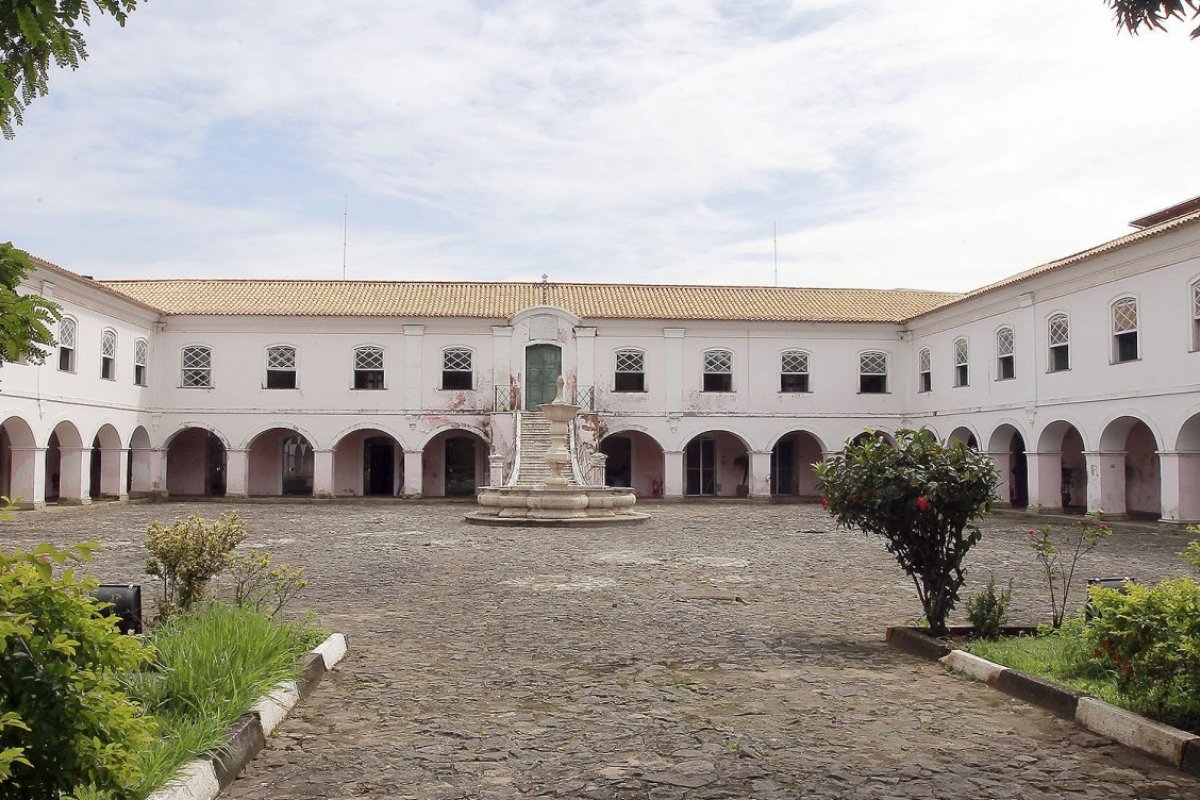 Autor de lance único em leilão desiste de arrematar Arquivo Público