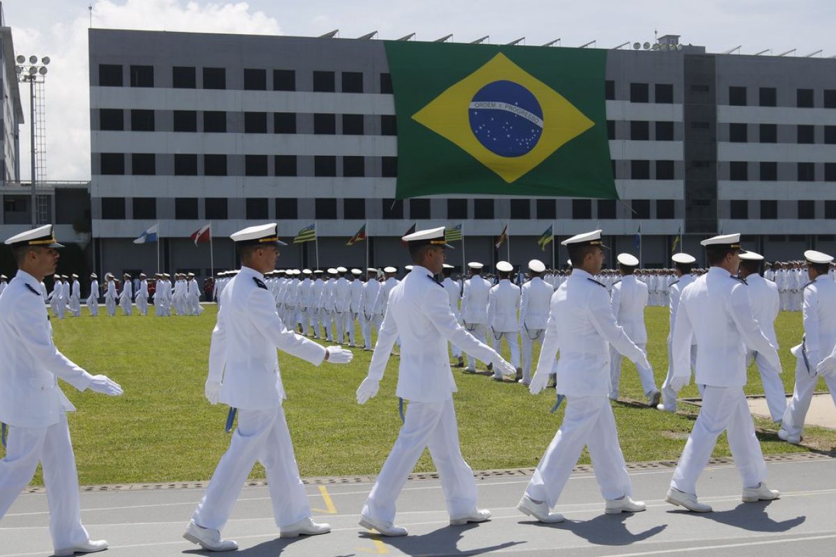 Marinha do Brasil abre processo seletivo para oficiais temporários