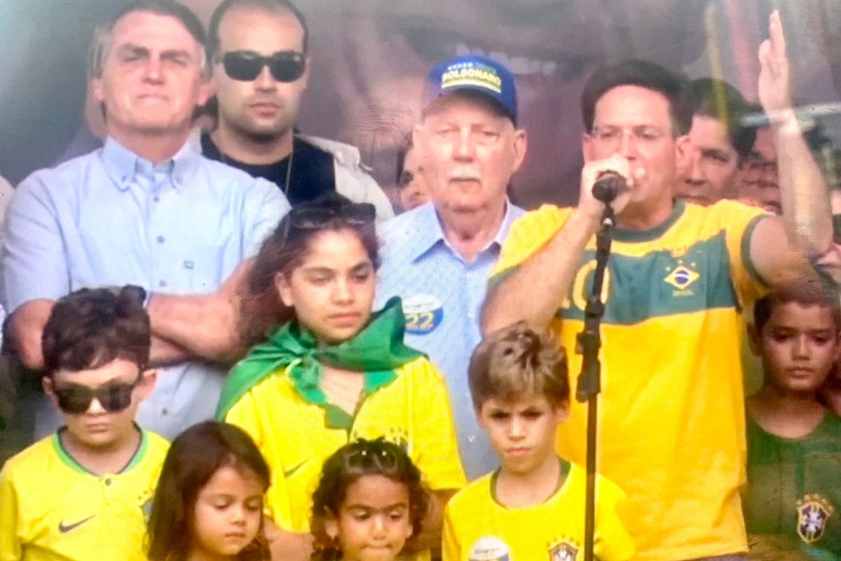 Vídeo: Na Bahia, Bolsonaro pede a apoiadores que votem em ACM Neto