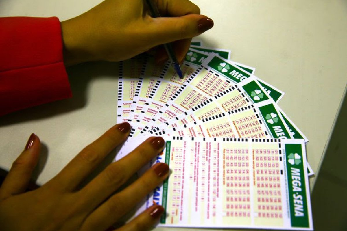 Mega-Sena sorteia nesta quarta prêmio acumulado em R$ 115 milhões