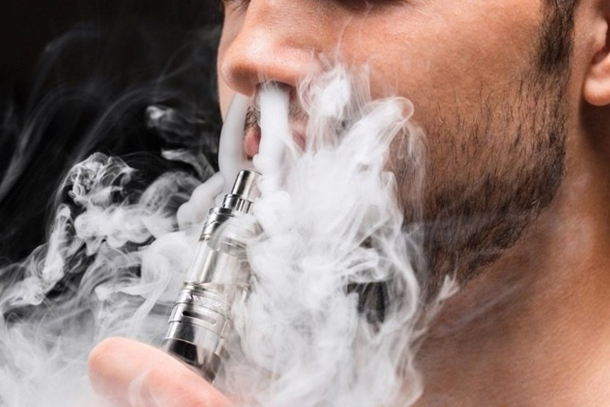 Cigarro eletrônico pode causar arritmias e disfunção cardíaca, aponta estudo