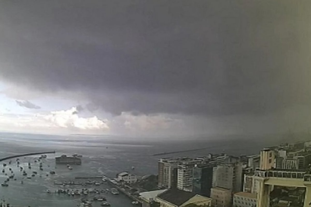 Com nova frente fria prevista na Bahia, cidades seguem em alerta no interior