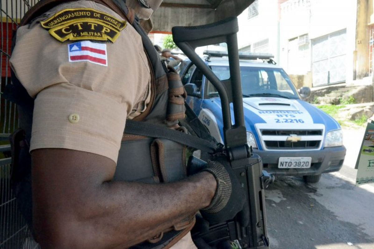 Homem morre depois de ser espancado e baleado na própria casa, no sul da Bahia