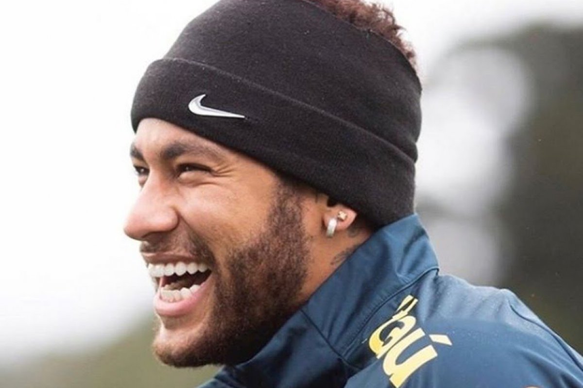 Neymar celebra após promotoria da Espanha retirar acusações: "Acredite em si mesmo"!