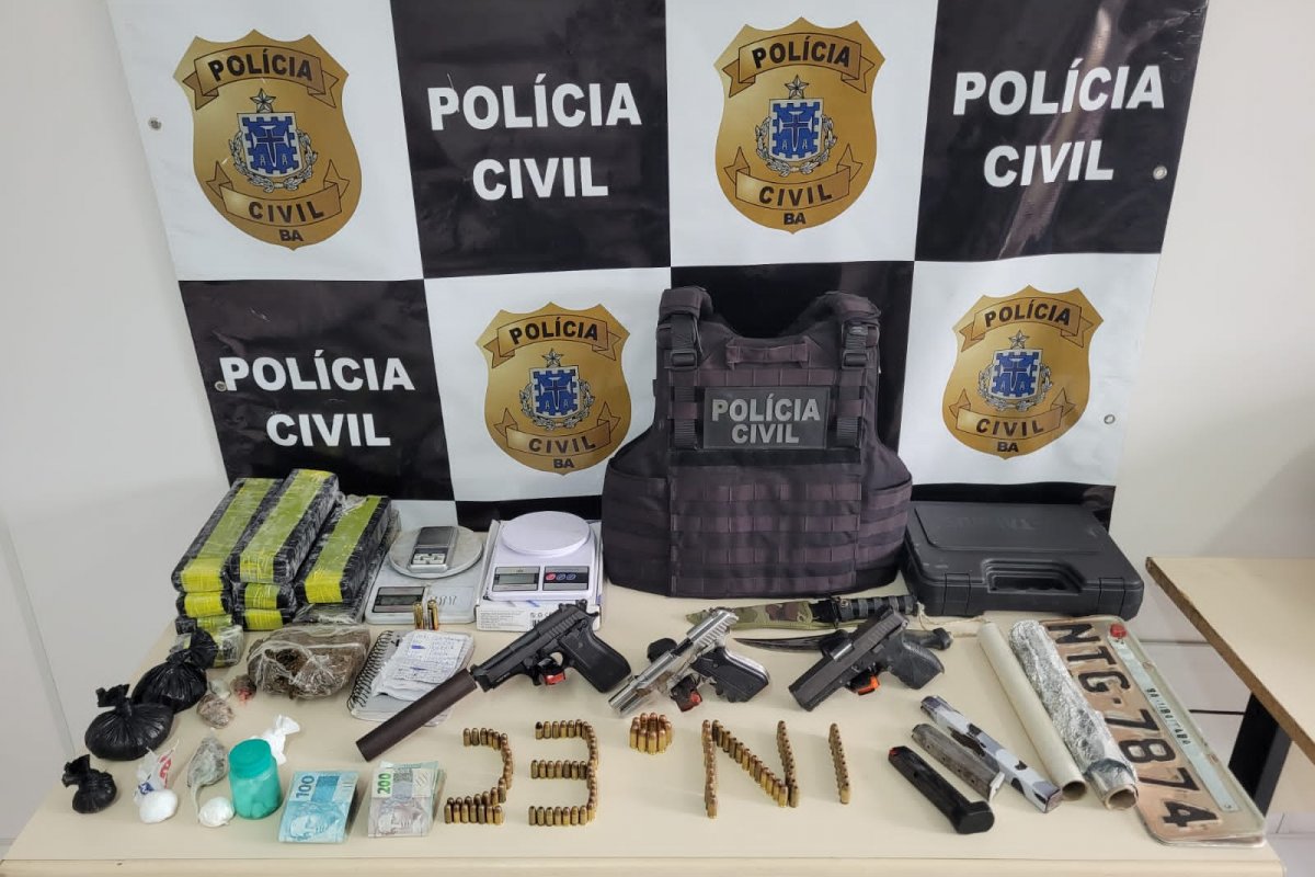 Drogas e armas são apreendidas em Eunápolis