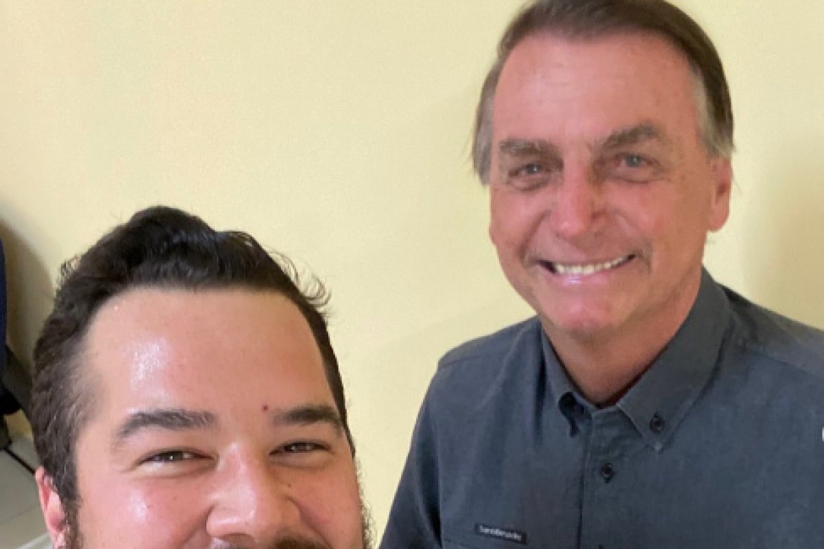 Blogueiro Bernardo Kuster deve apagar post em rede social, determina TSE