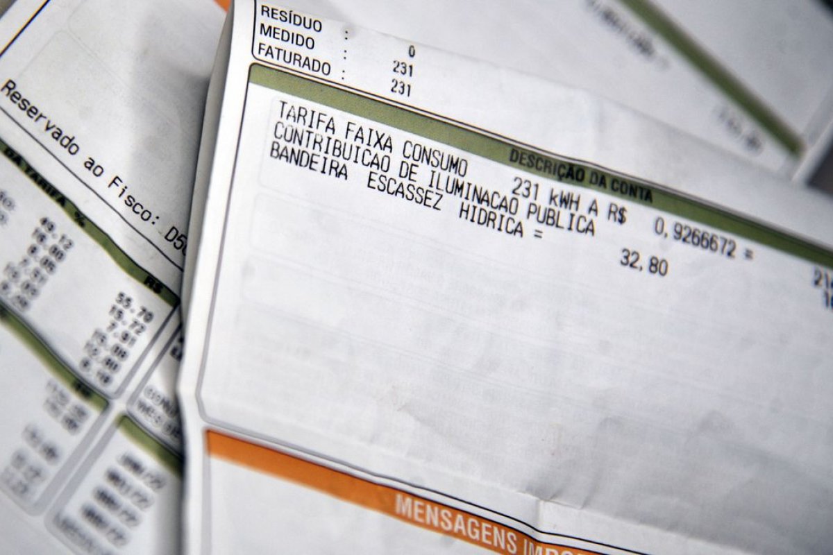 Bandeira tarifária verde será mantida em novembro pela Aneel