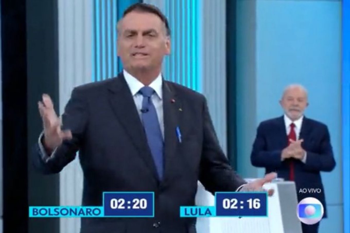 "Se você tomou vacina, Lula, agradeça a mim", rebate Bolsonaro sobre o tema combate à Covid-19