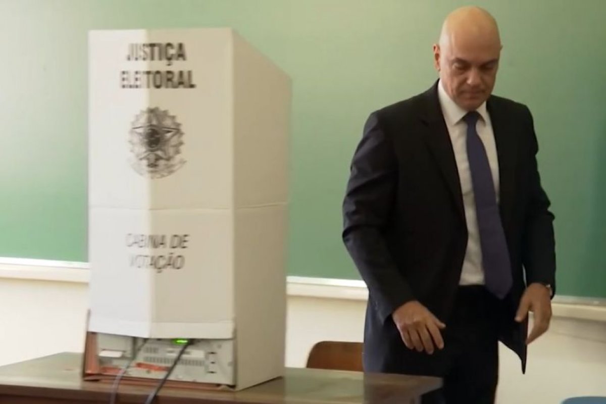 Ministro Alexandre de Moraes vota em São Paulo
