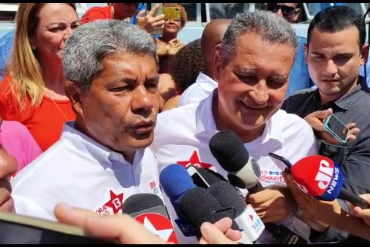 Vídeo: Eleição têm sido de "tranquilidade e paz", afirma Jerônimo ao votar