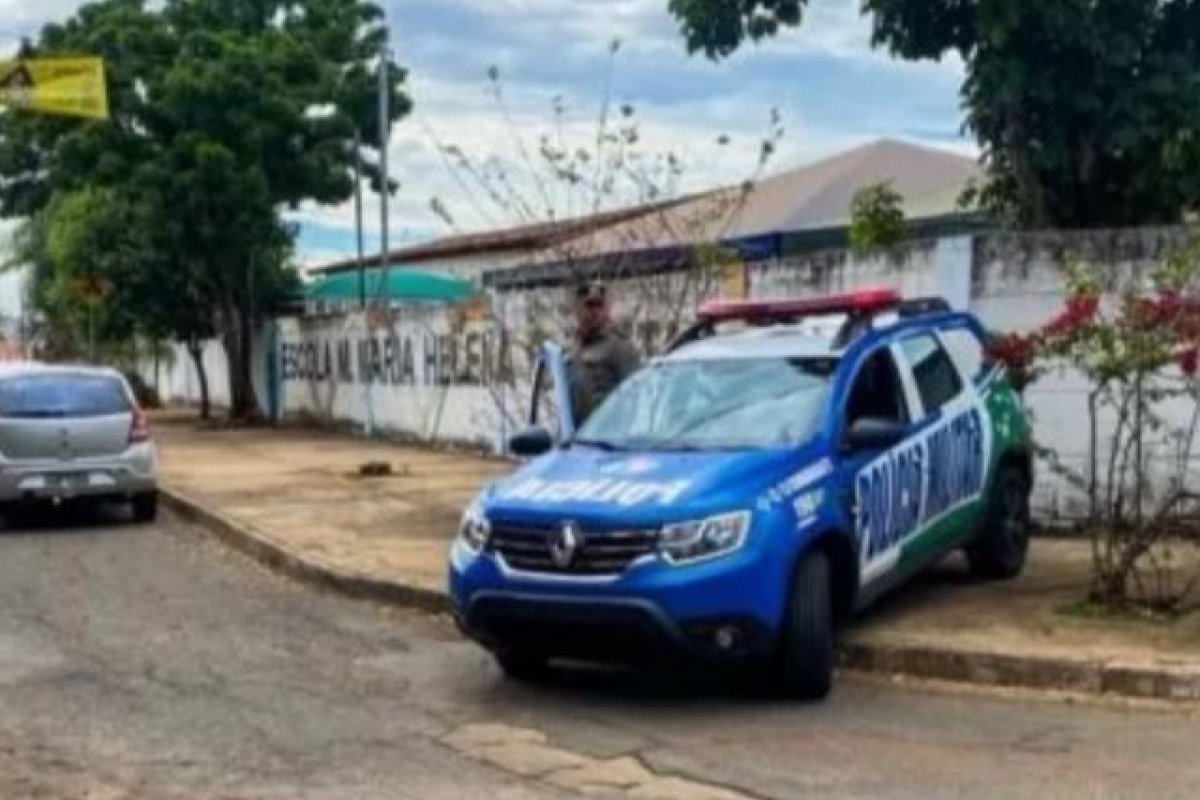 Eleitores são autuados após tirar foto durante votação em Goiás