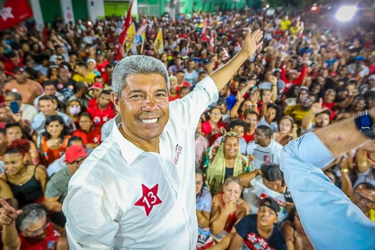 Com mais de 20% das urnas apuradas, Jerônimo lidera corrida pelo governo da Bahia