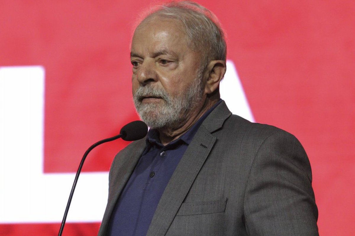 Com mais da metade da urnas apuradas, Lula aparece na frente para Presidência
