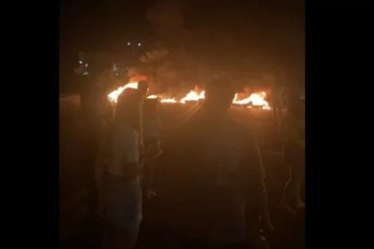 Vídeo: Caminhoneiros fecham 8 estradas no Mato Grosso do Sul