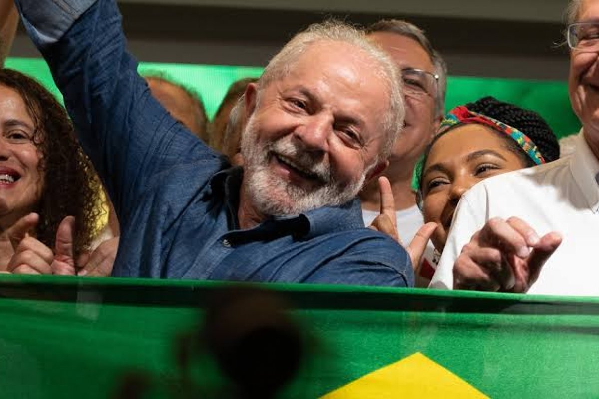 Lula bate o recorde de curtidas em uma publicação no Twitter Brasil