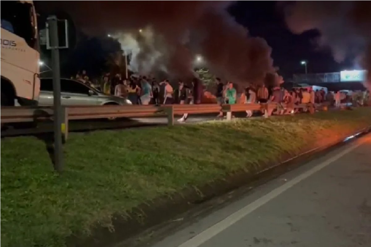 PRF aciona AGU para poder liberar rodovias bloqueadas por caminhoneiros