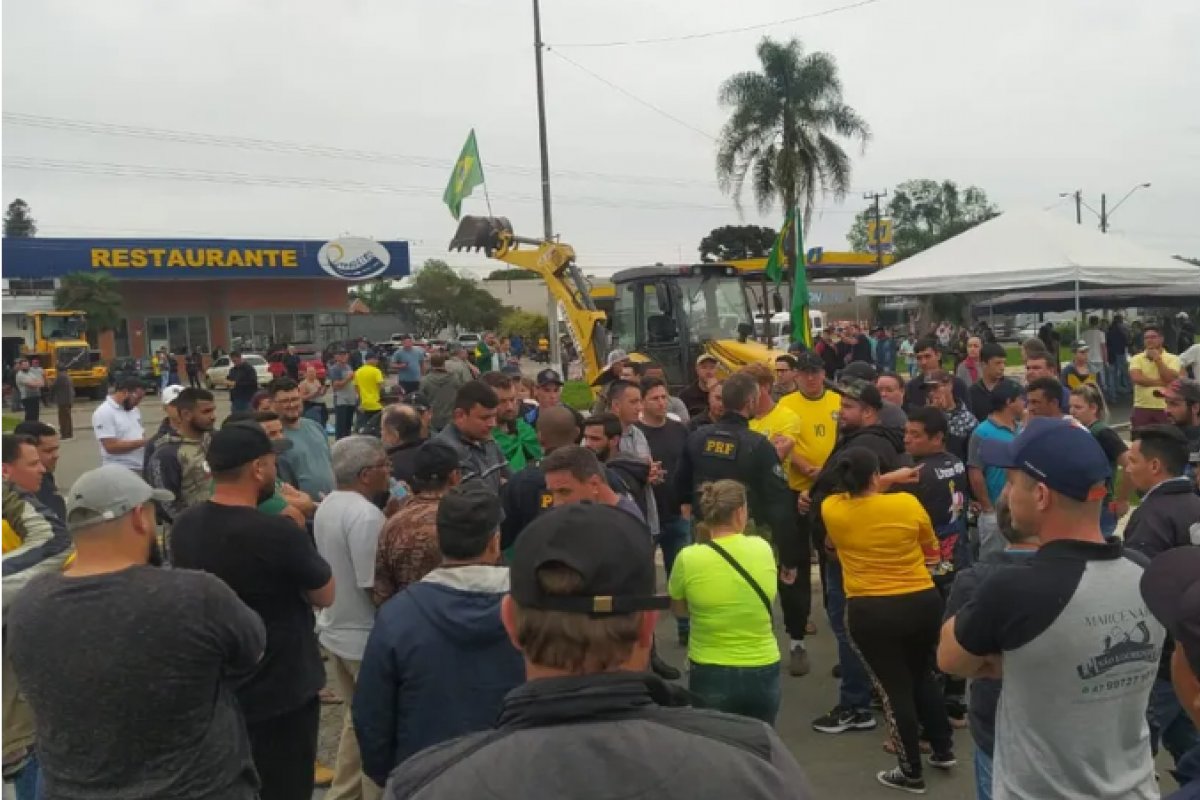 Ministério Público Federal pede informações à Polícia Rodoviária sobre providências para desbloquear rodovias