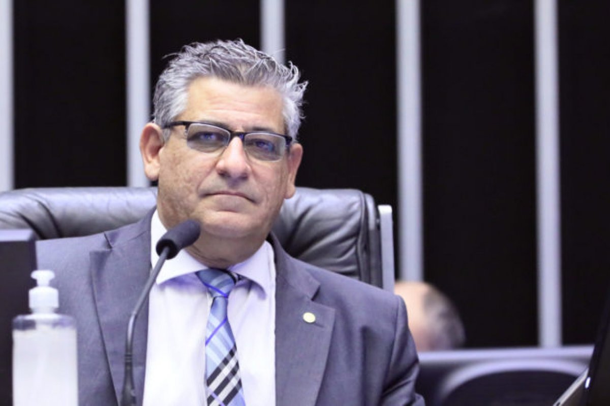 Deputado Nereu Crispim considera como “criminosos ideológicos” manifestação dos caminhoneiros